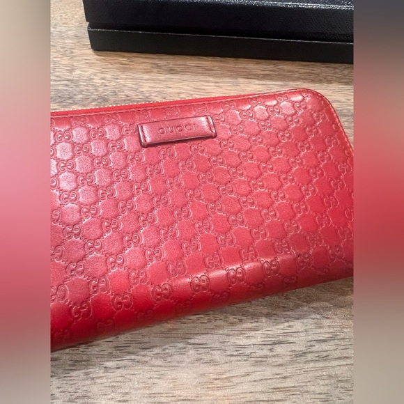 Gucci GG Microguccissima Red Leather Zip Around Long Wallet - Picture 14 of 15